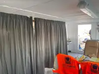 Kapal kontainer kanggo didol
