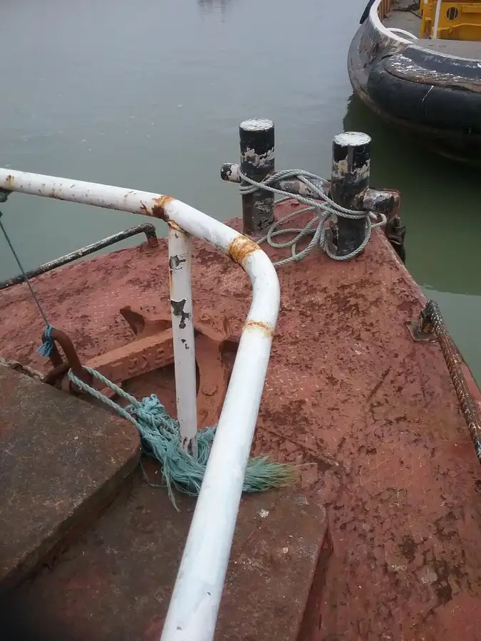 Kapal kerja kanggo didol