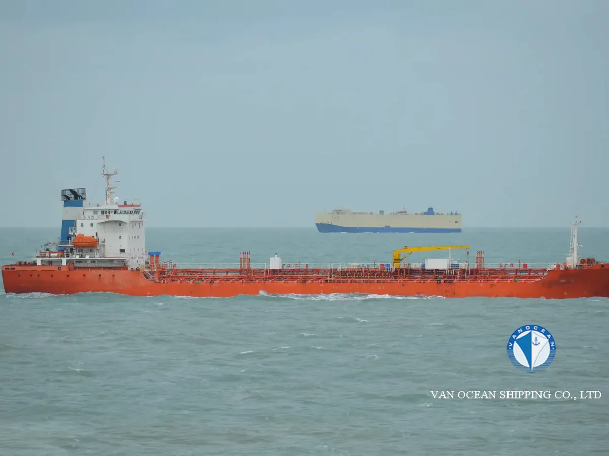 Kapal tanker minyak/bahan kimia kanggo didol
