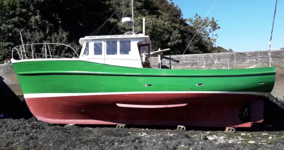 Kapal cutter kanggo didol