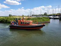 Kapal kontainer kanggo didol