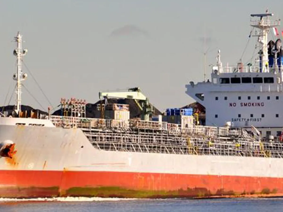 Kapal tanker minyak/bahan kimia kanggo didol