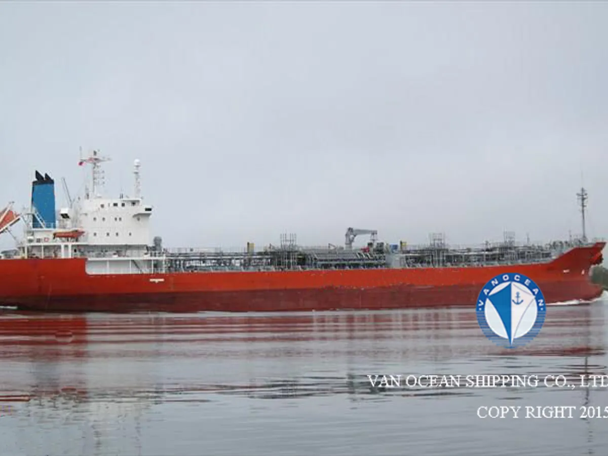 Kapal tanker minyak/bahan kimia kanggo didol
