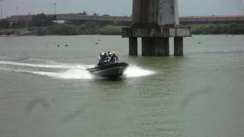 Kapal karet kaku kanggo didol