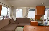 Katamaran kanggo didol