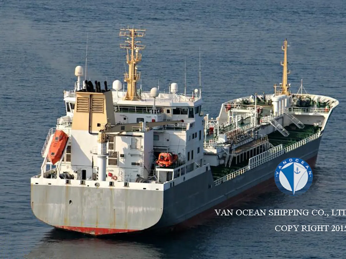 Kapal tanker minyak/bahan kimia kanggo didol