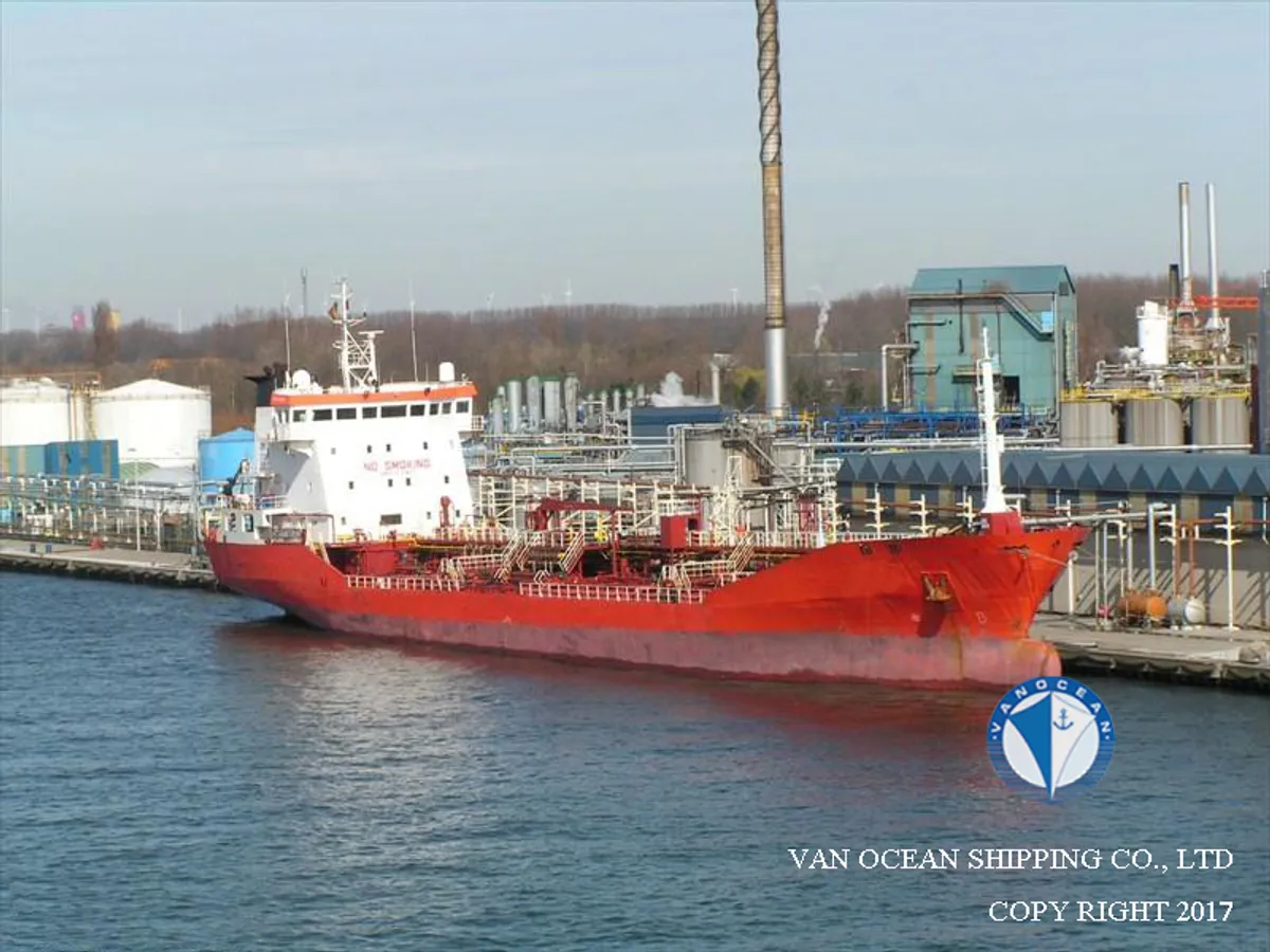 Kapal tanker minyak/bahan kimia kanggo didol