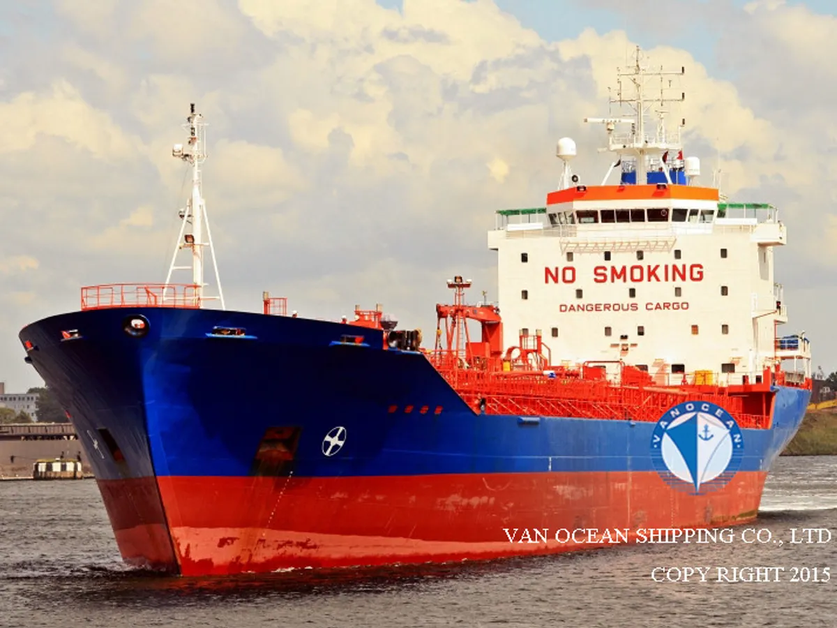 Kapal tanker minyak/bahan kimia kanggo didol
