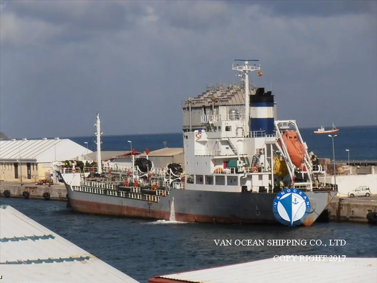 Kapal tanker minyak/bahan kimia kanggo didol