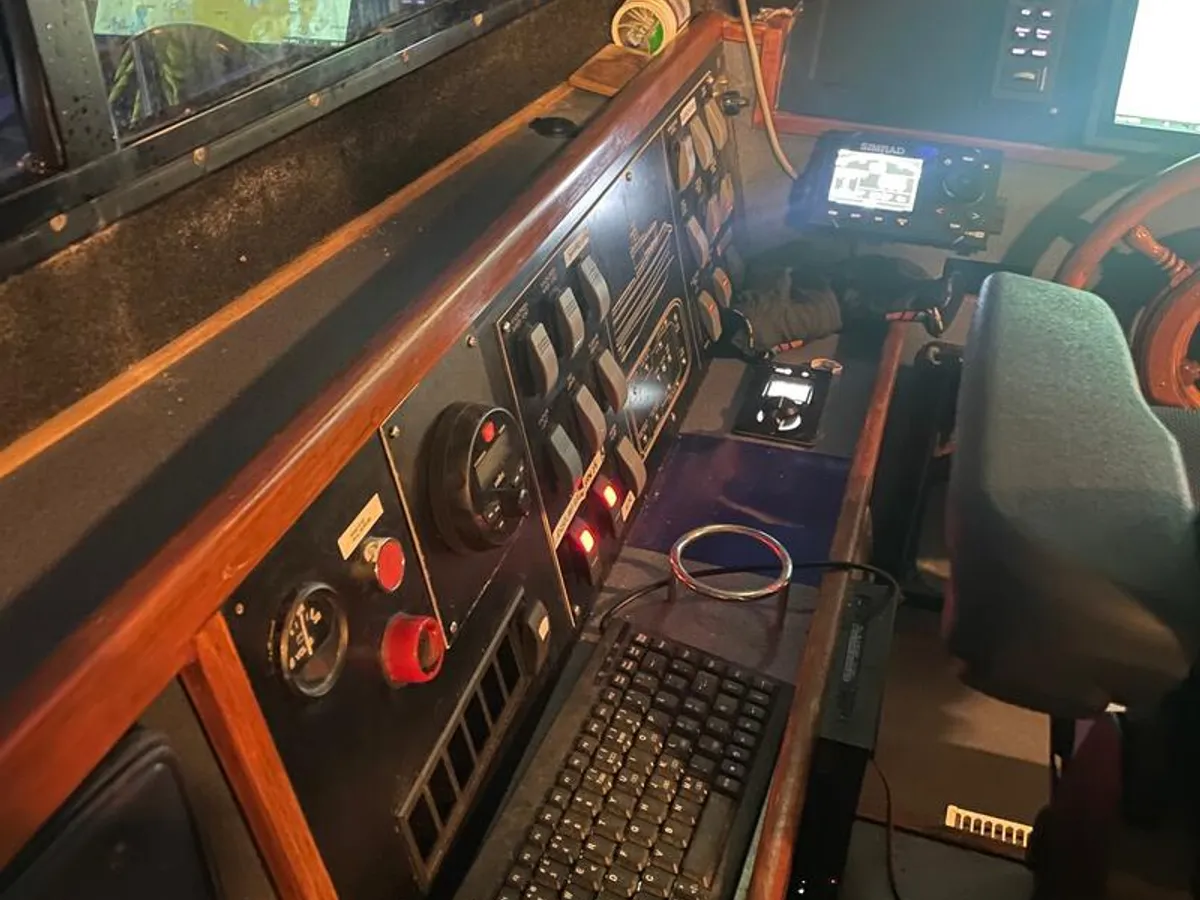 Kapal survei kanggo didol
