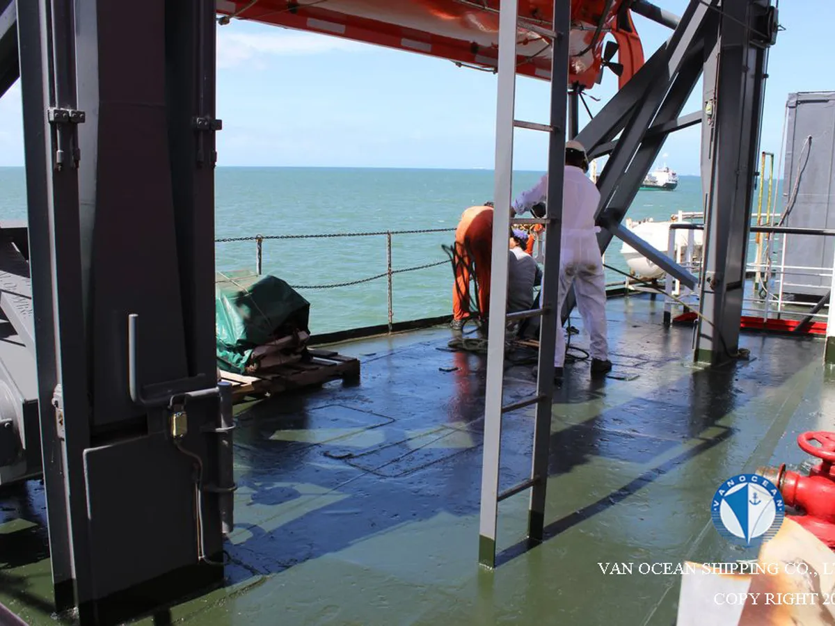 Kapal tanker minyak/bahan kimia kanggo didol