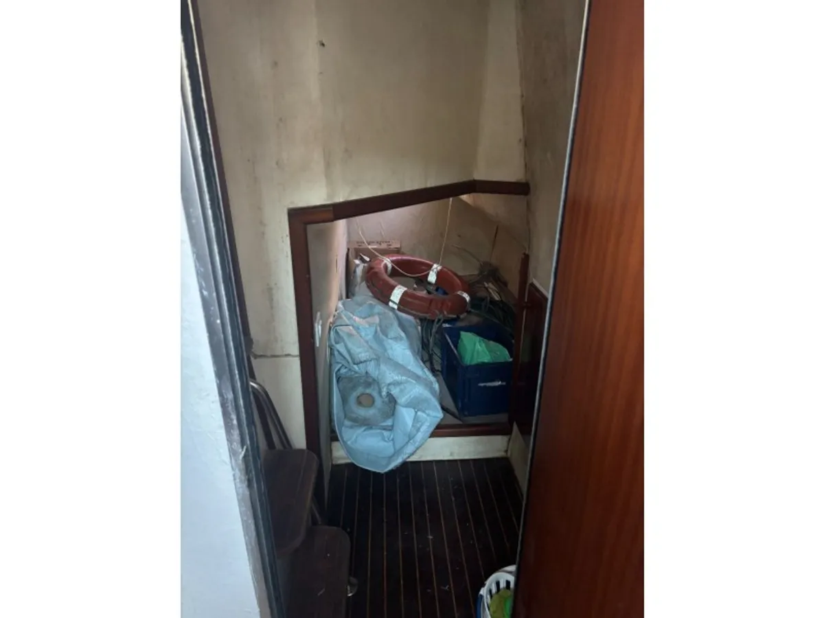 Kapal kerja kanggo didol