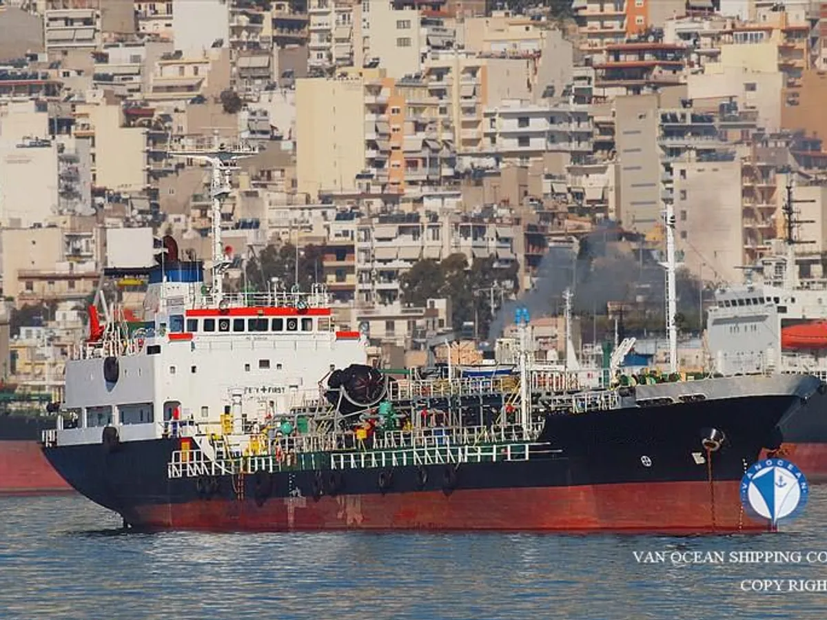 Kapal tanker minyak/bahan kimia kanggo didol