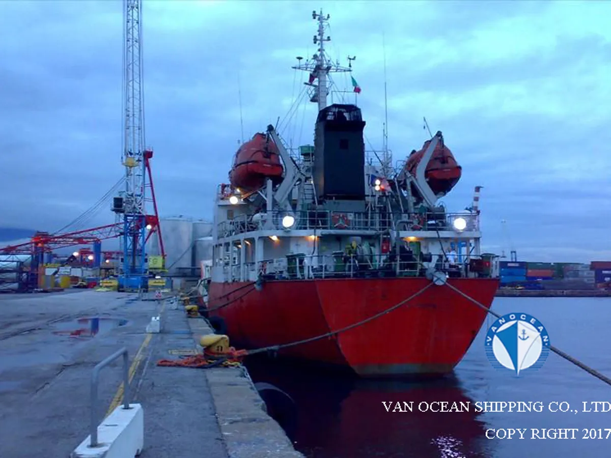 Kapal tanker minyak/bahan kimia kanggo didol