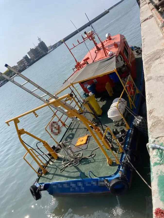 Kapal kerja kanggo didol