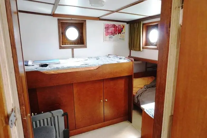 Kapal derek kanggo didol