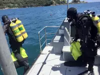 Kapal riset kanggo didol