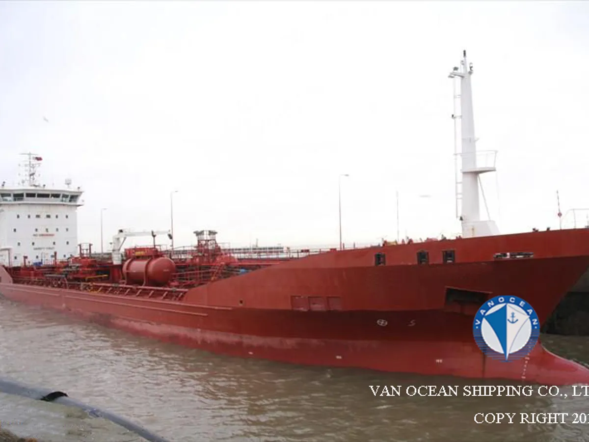 Kapal tanker minyak/bahan kimia kanggo didol