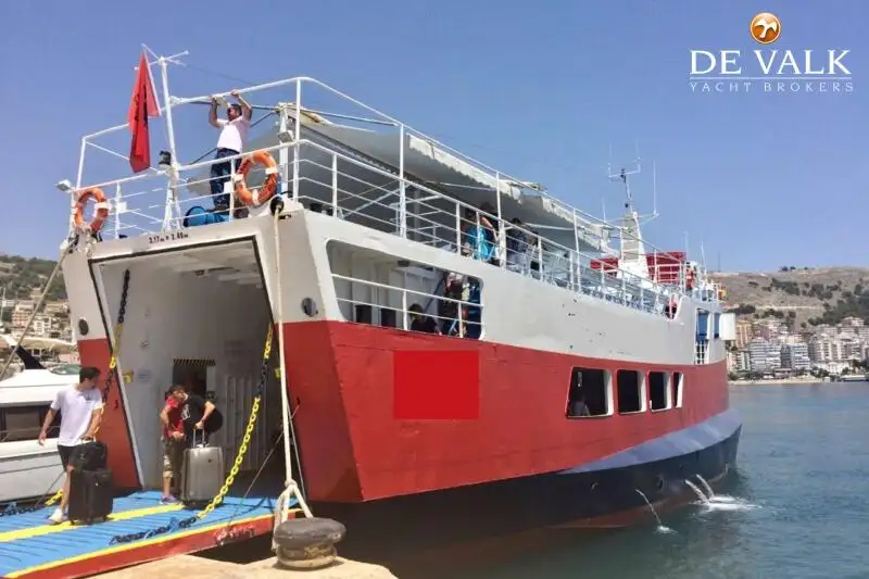 Kapal feri kanggo didol