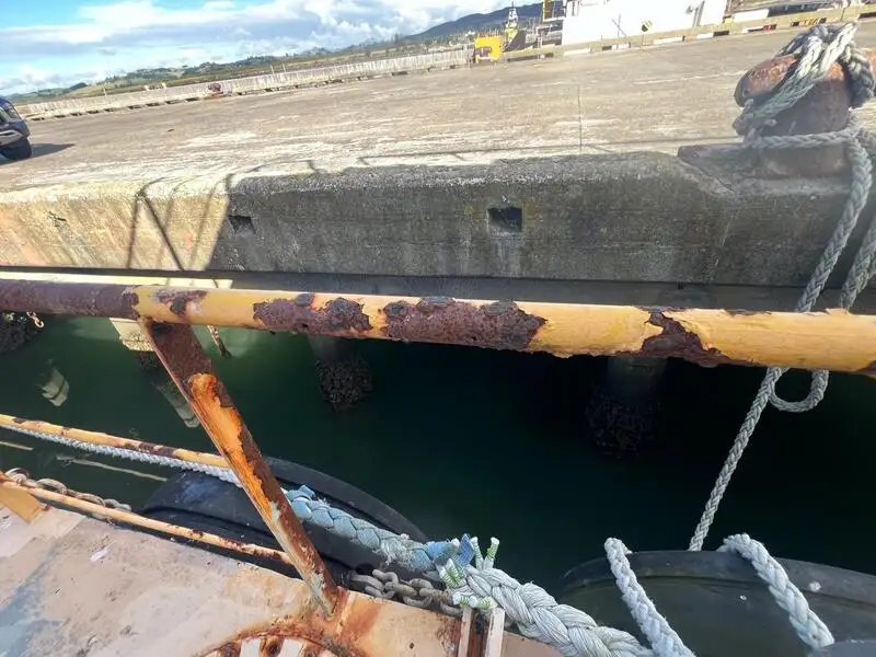 Kapal tanker minyak/bahan kimia kanggo didol