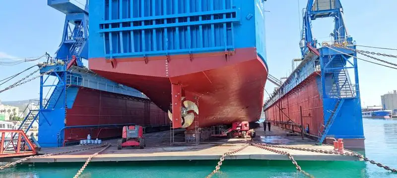 Kapal tanker minyak/bahan kimia kanggo didol