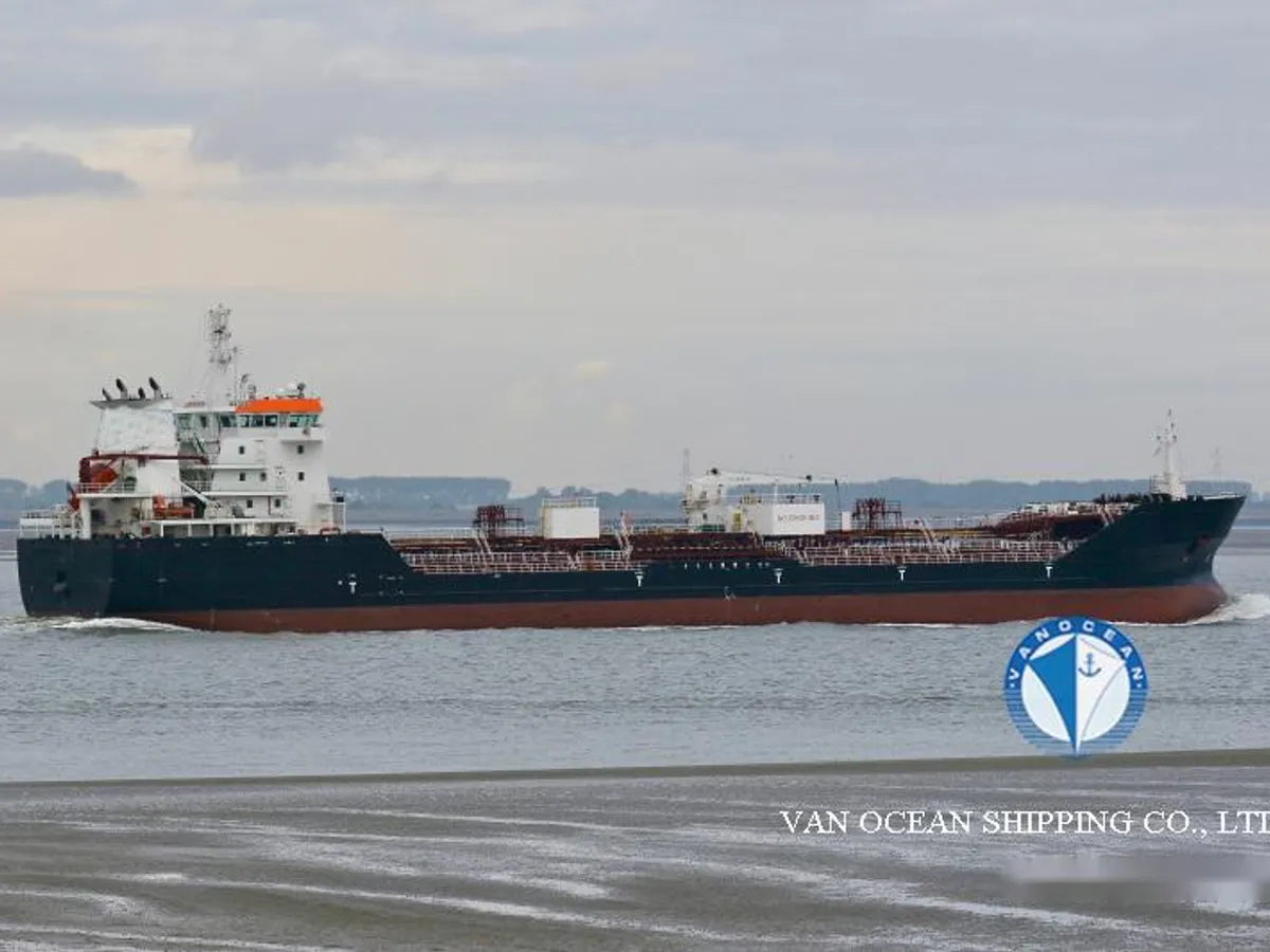 Kapal tanker minyak/bahan kimia kanggo didol