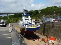 Kapal kontainer kanggo didol