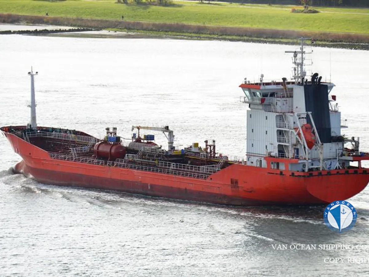 Kapal tanker minyak/bahan kimia kanggo didol