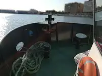Kapal kerja kanggo didol
