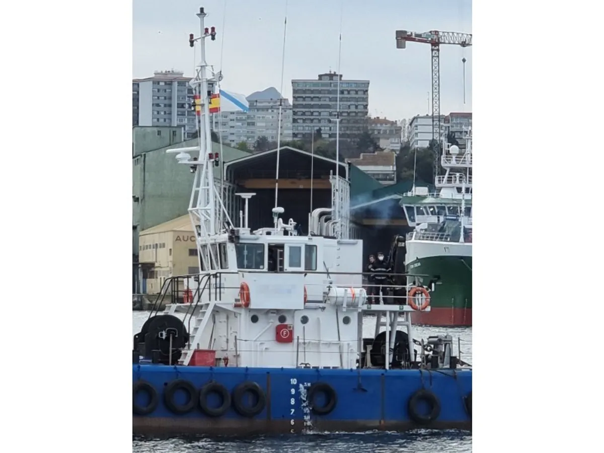 Kapal kerja kanggo didol