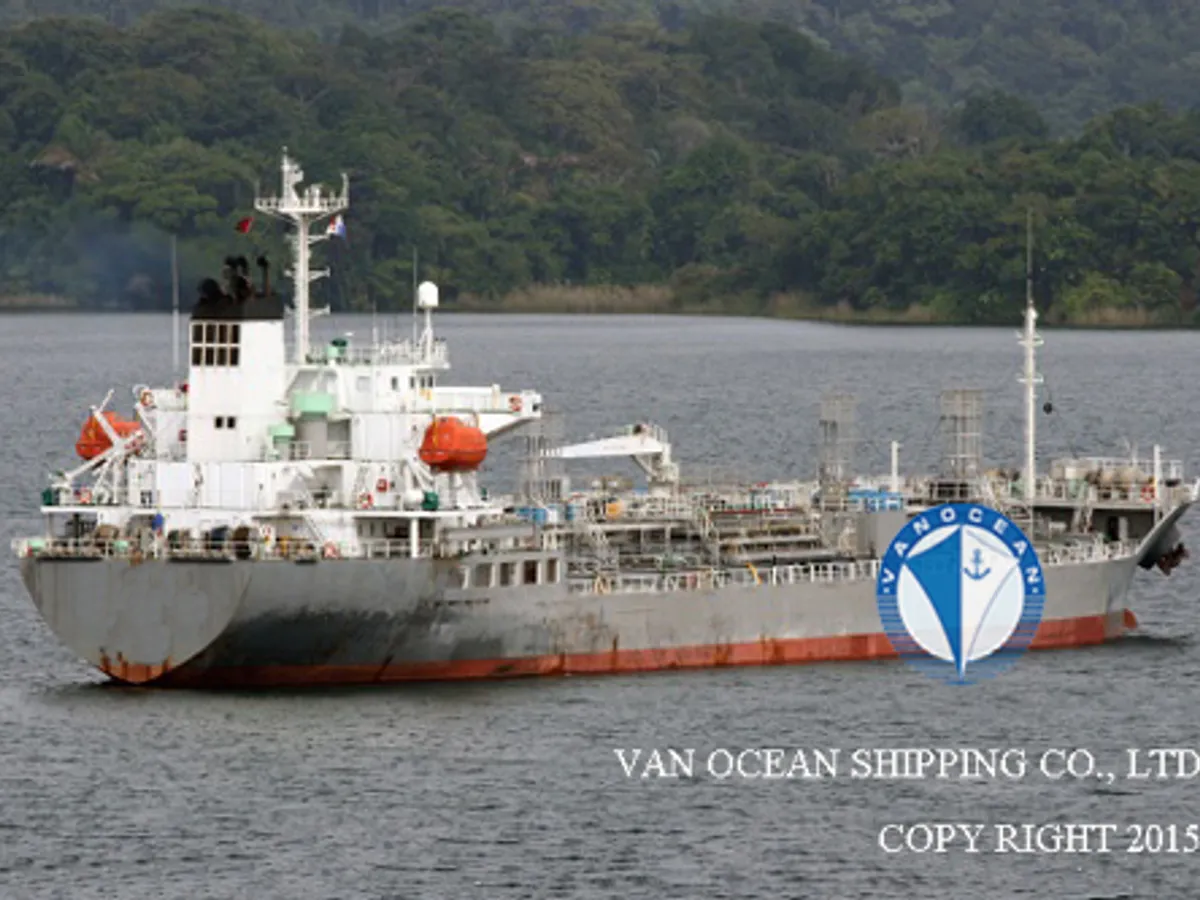 Kapal tanker minyak/bahan kimia kanggo didol