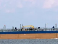 Kapal tanker minyak/bahan kimia kanggo didol