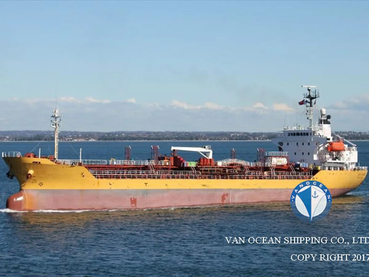 Kapal tanker minyak/bahan kimia kanggo didol