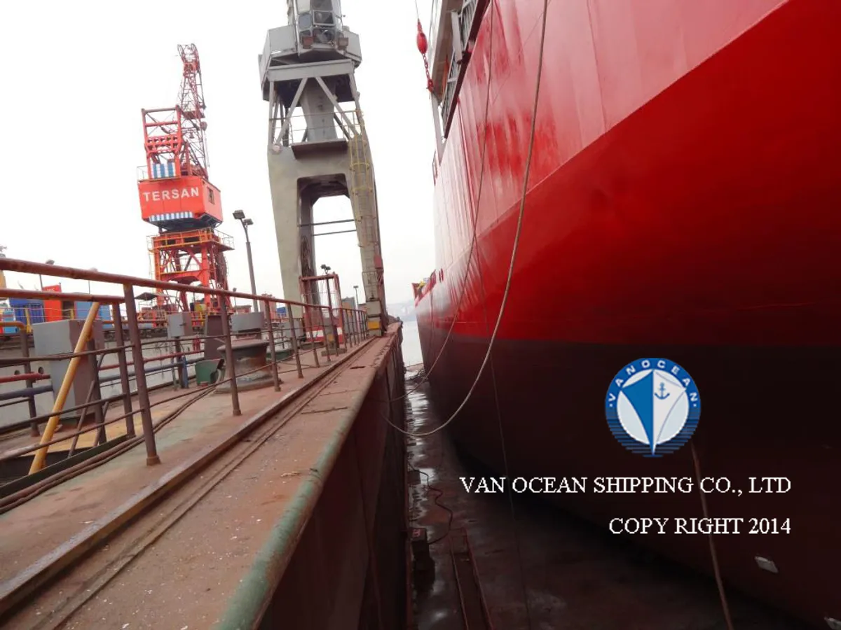 Kapal tanker minyak/bahan kimia kanggo didol