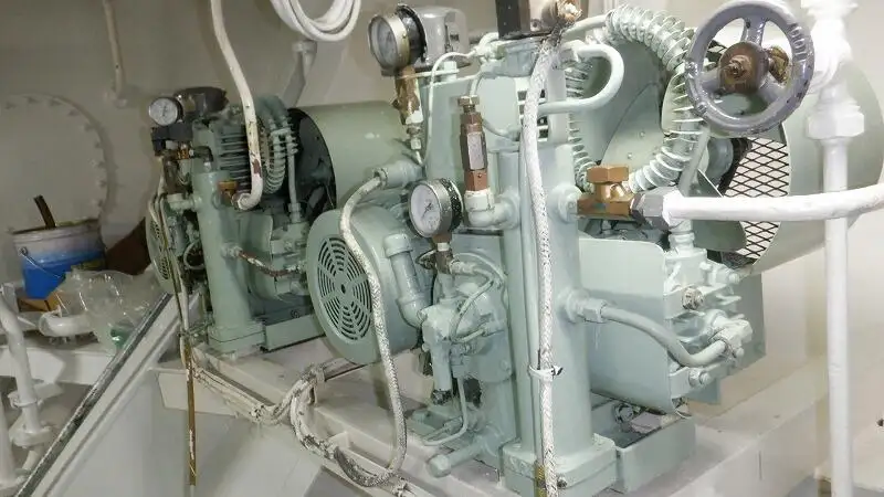 Kapal longliner kanggo didol