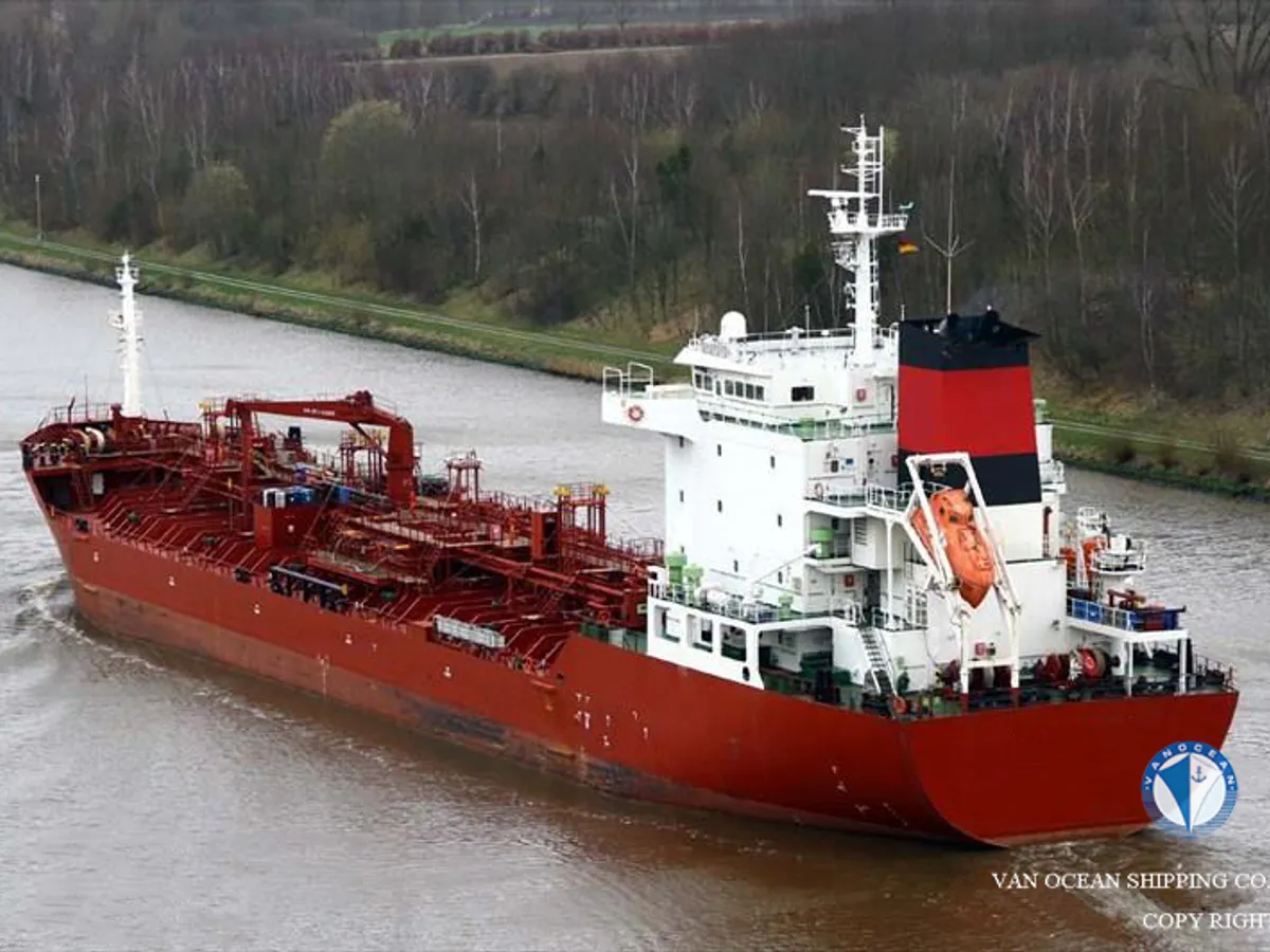 Kapal tanker minyak/bahan kimia kanggo didol