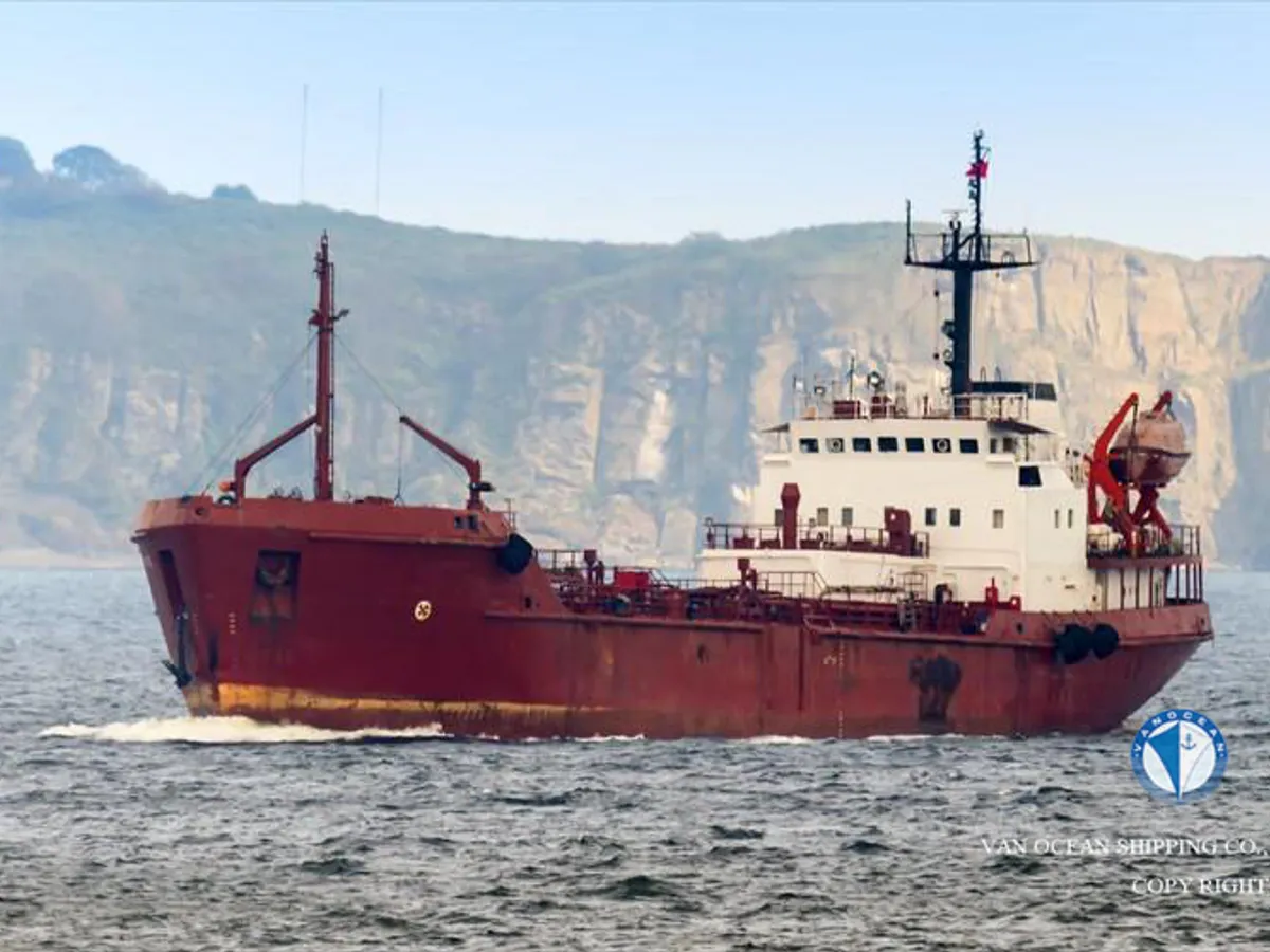 Kapal tanker minyak/bahan kimia kanggo didol
