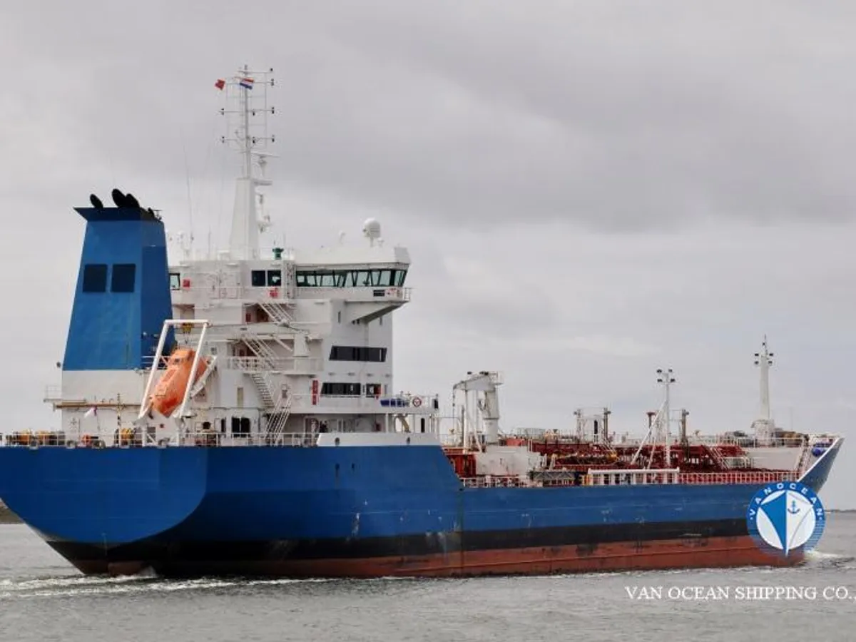 Kapal tanker minyak/bahan kimia kanggo didol
