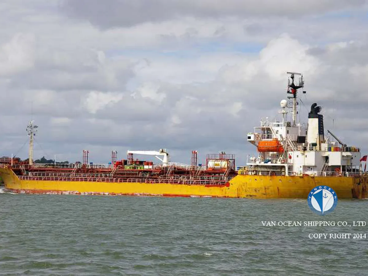 Kapal tanker minyak/bahan kimia kanggo didol