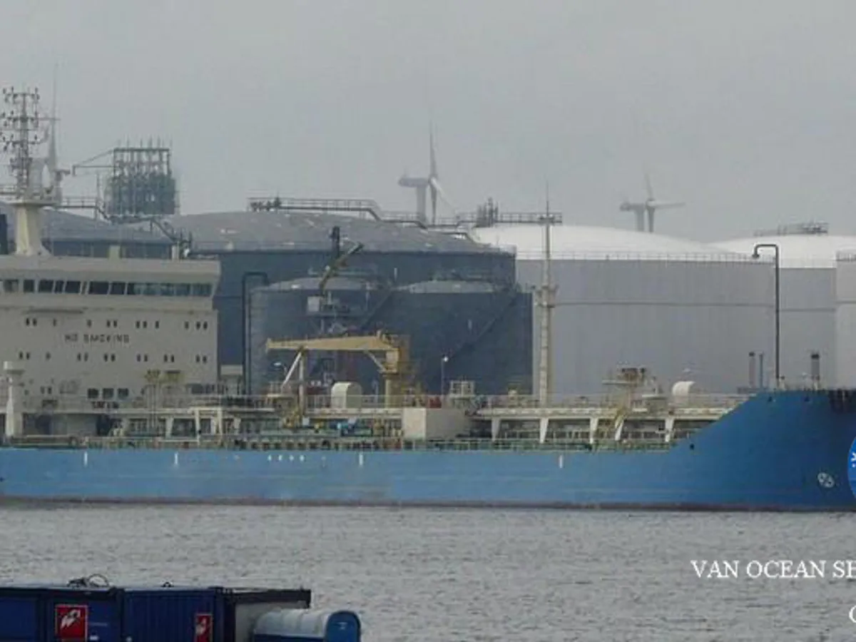 Kapal tanker minyak/bahan kimia kanggo didol