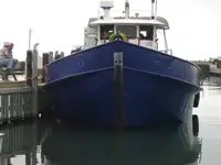 Kapal tanker minyak/bahan kimia kanggo didol