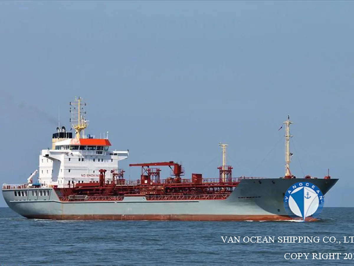 Kapal tanker minyak/bahan kimia kanggo didol