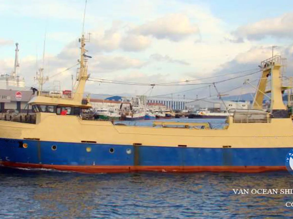 Kapal trawler kanggo didol