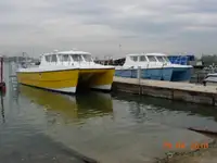 Katamaran kanggo didol
