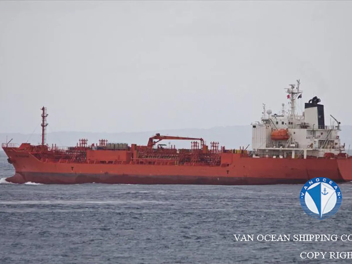 Kapal tanker minyak/bahan kimia kanggo didol