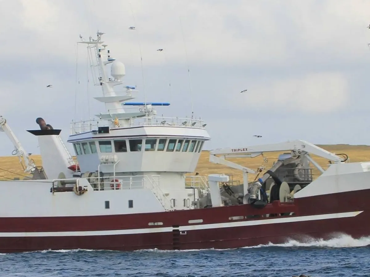 Kapal trawler kanggo didol