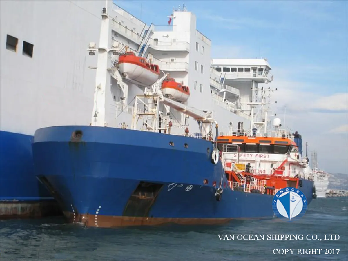 Kapal tanker minyak/bahan kimia kanggo didol