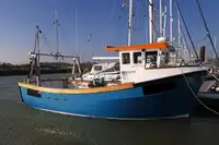 Kapal kerja kanggo didol