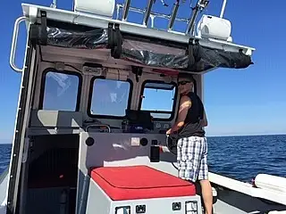 Kapal pangolahan iwak kanggo didol
