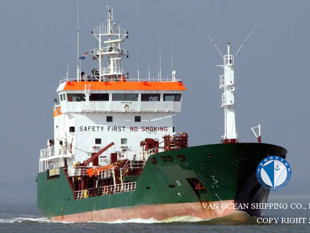 Kapal tanker minyak/bahan kimia kanggo didol